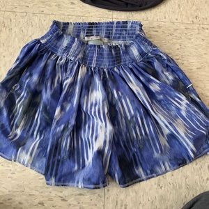 Athleta Blue and white work out “skort”